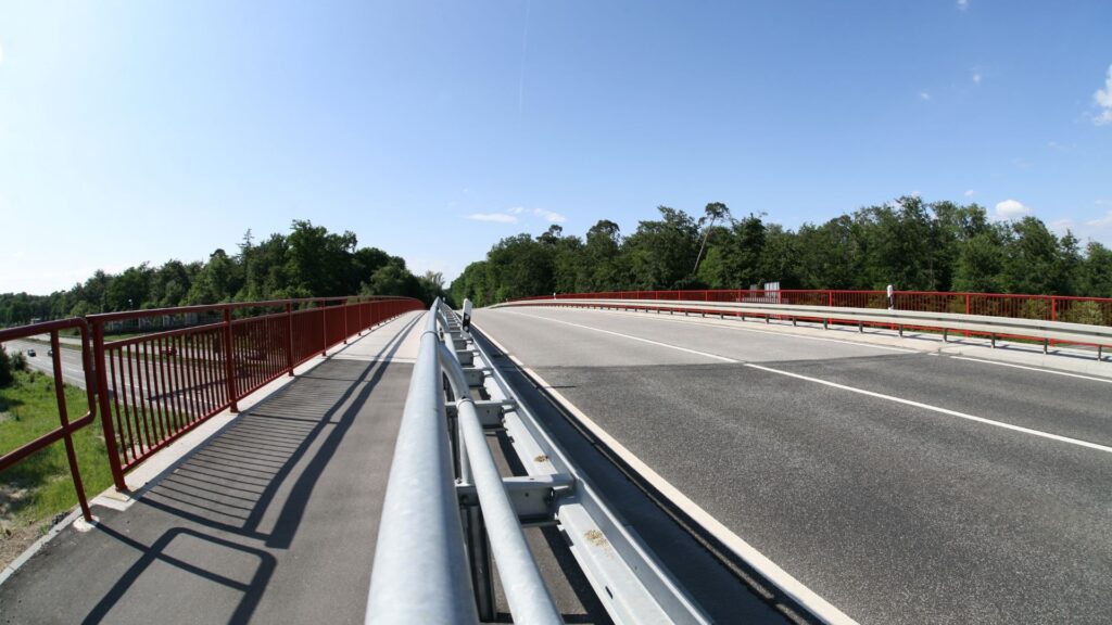 Натурные испытания дорожных ограждений по ТР ТС 014/2011 «Безопасность автомобильных дорог» Фото